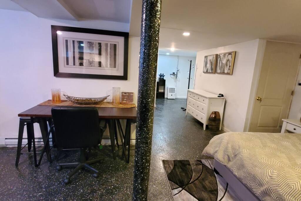 Cozy Studio; Lower Level Unit ニューヨーク エクステリア 写真