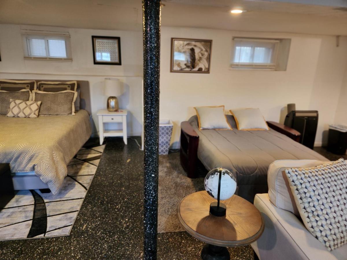 Cozy Studio; Lower Level Unit ニューヨーク エクステリア 写真