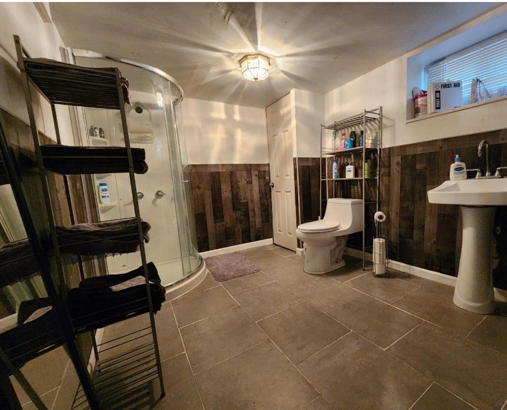 Cozy Studio; Lower Level Unit ニューヨーク エクステリア 写真